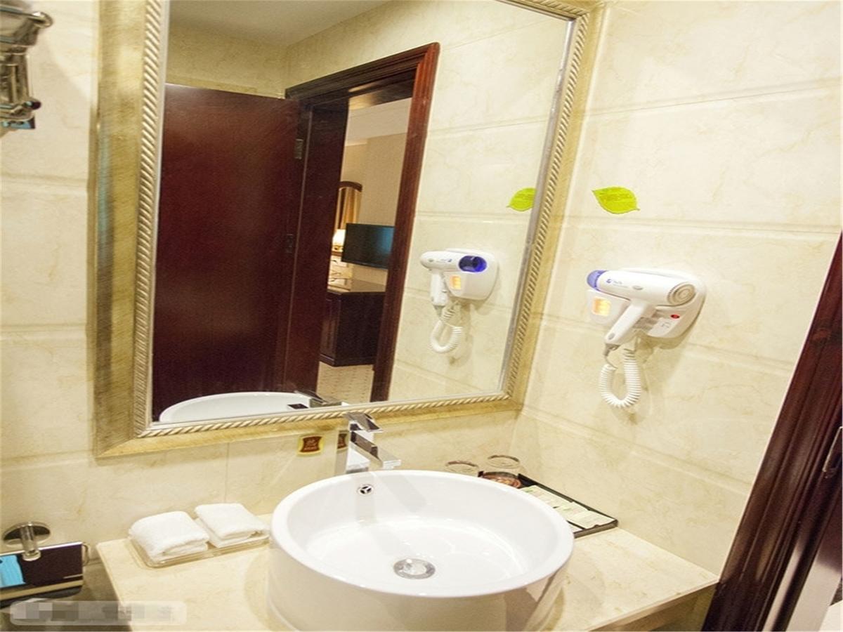 Vienna International Hotel Shanghai Hengshan Road Экстерьер фото